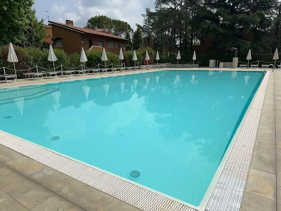 Apartment 5' From Punta Gro Beach With Free Swimming Pool Sirmione