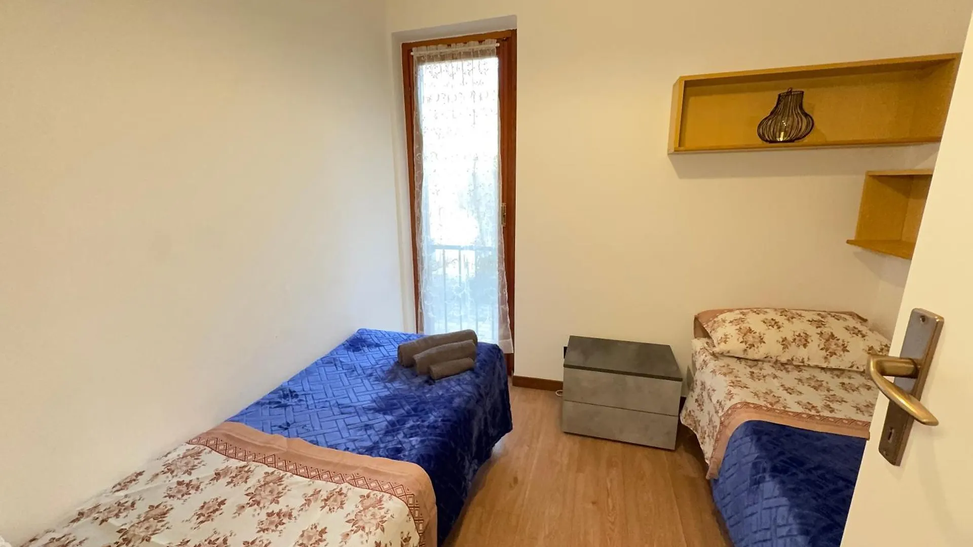 Apartment 5' From Punta Gro Beach With Free Swimming Pool Sirmione Italy