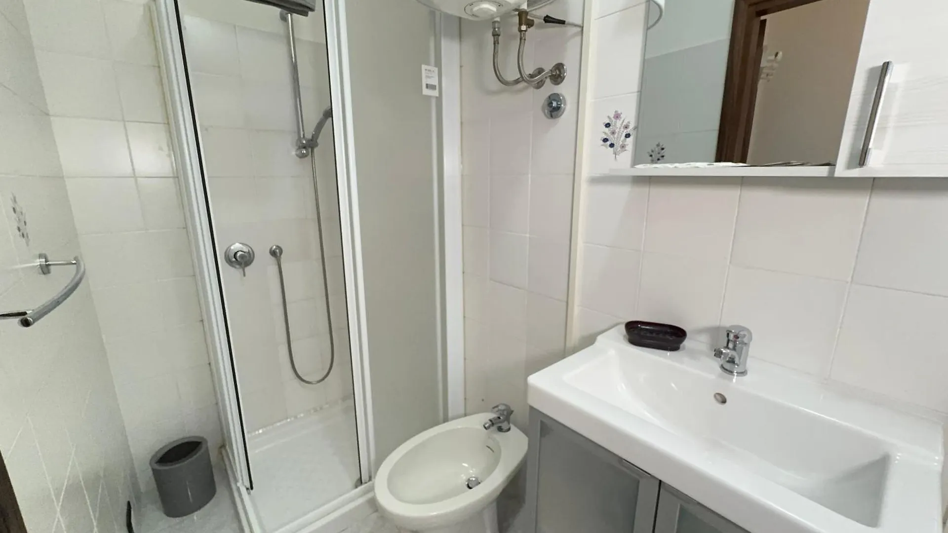 5' From Punta Gro Beach With Free Swimming Pool Sirmione Italy